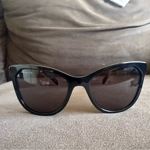 Prada Black Wayfarer Sunglasses Timeless Design Prada PR C06S S (50 - 21) with Grey lenses and Black frame  main image 3